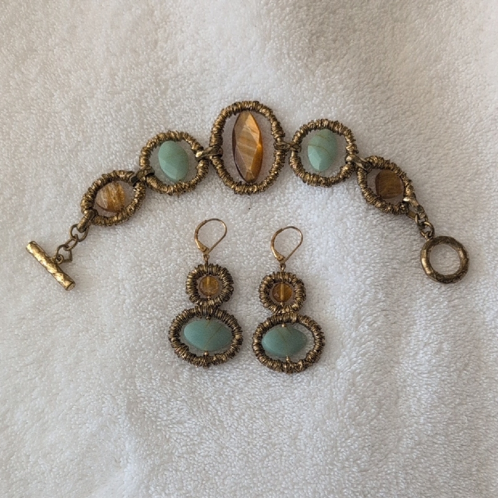 Gold-Tone Bracelet and Drop Earrings Set with Mint Green and Amber Stones